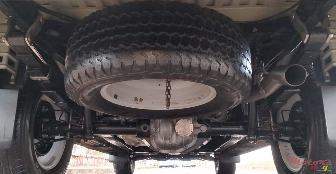 2015' Isuzu photo #4