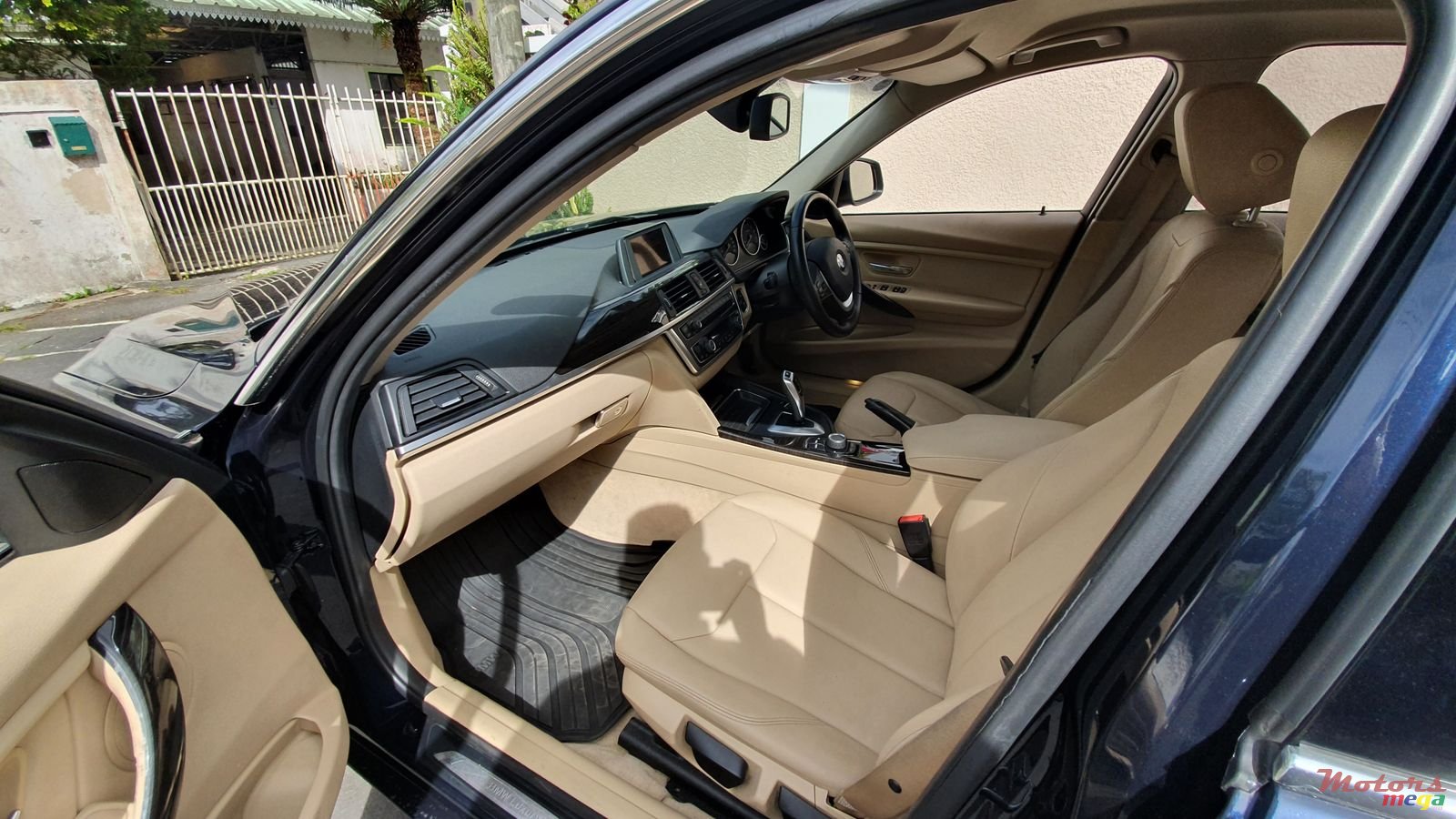 2015' BMW 3 Series 316i photo #7