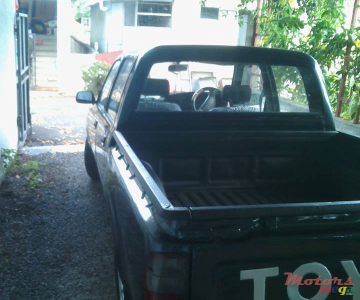 1997' Toyota Hilux photo #5