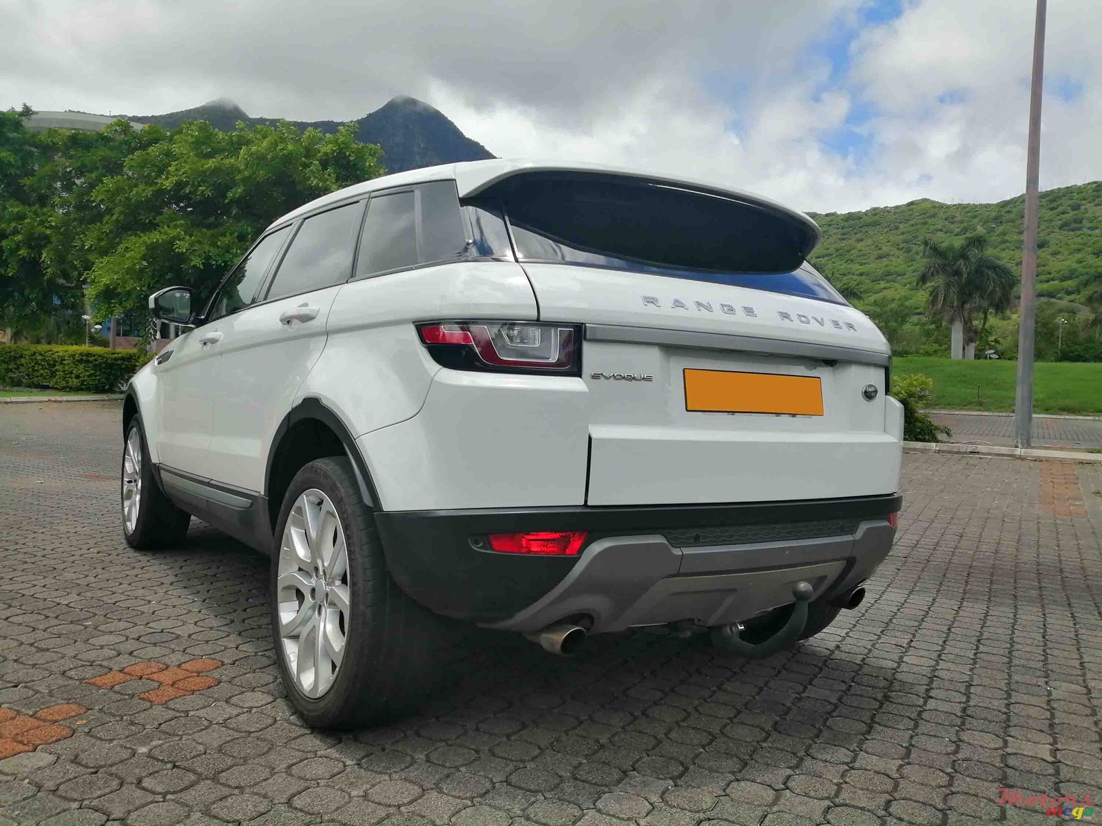 2016' Land Rover Range Rover Evoque Dynamic Si4 photo #2