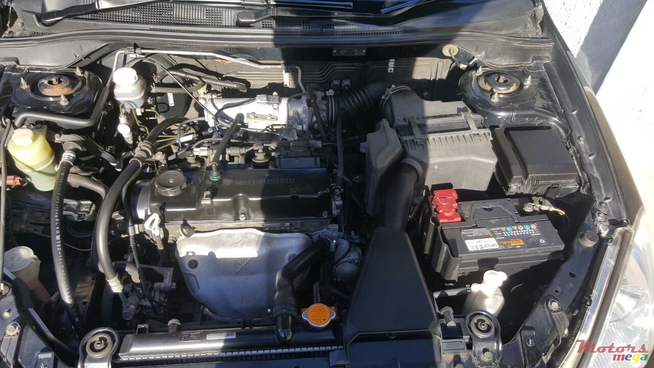 2009' Mitsubishi Lancer glx photo #3