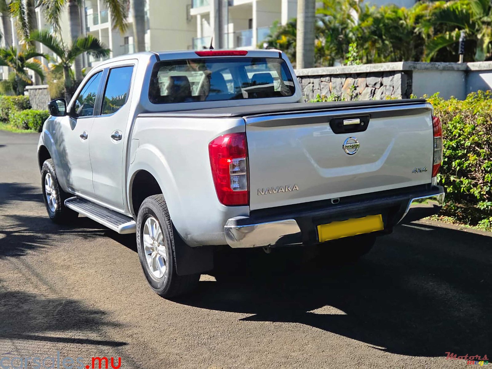 2018' Nissan Navara SE photo #3