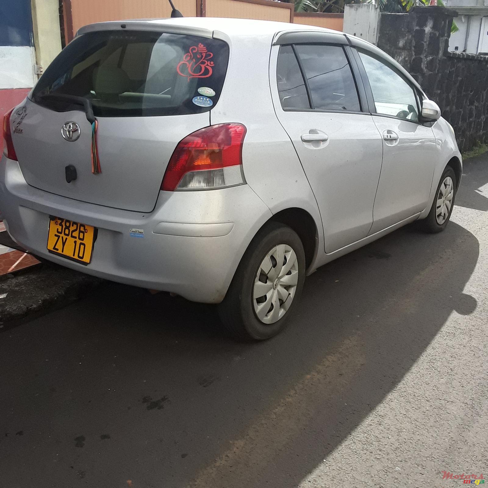 2010' Toyota Vitz photo #1