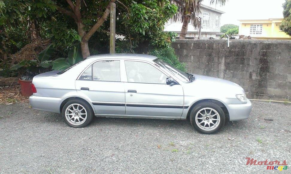 2000' Toyota Soluna photo #2