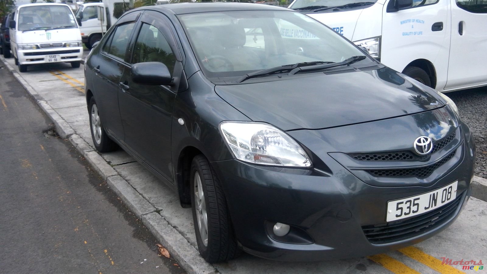 2008' Toyota Yaris photo #1