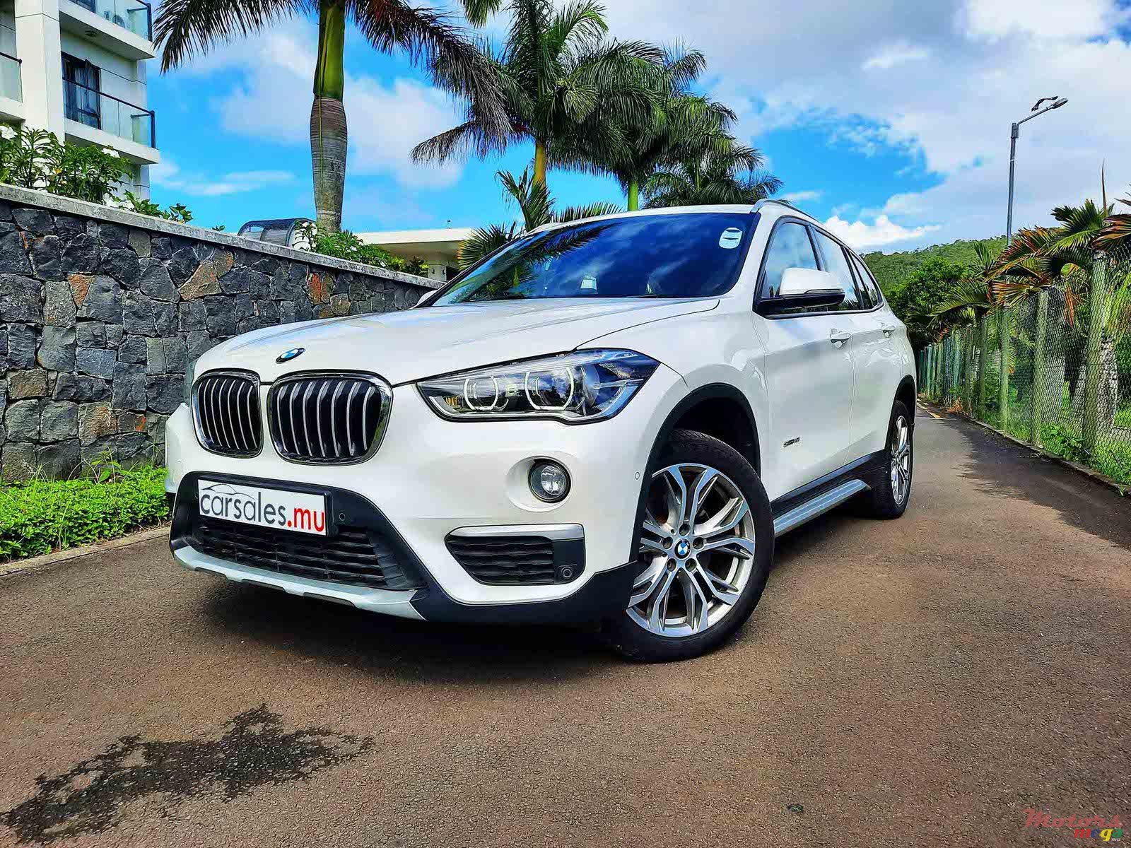 2017' BMW X1 SDRIVE 18i photo #1