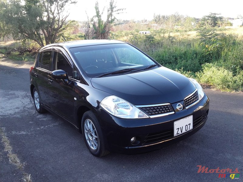 2007' Nissan Tiida photo #2