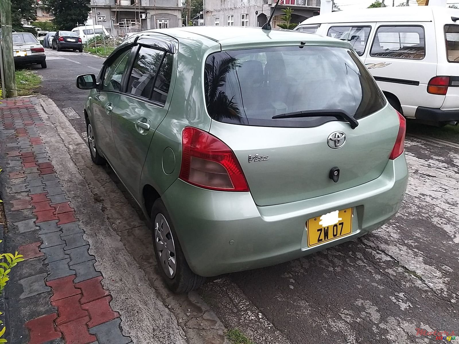 2007' Toyota Vitz KSP90 photo #7