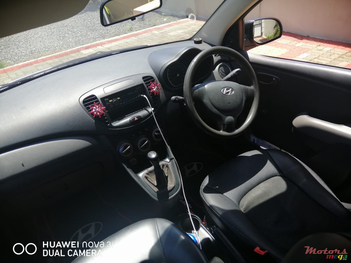 2012' Hyundai i10 photo #2