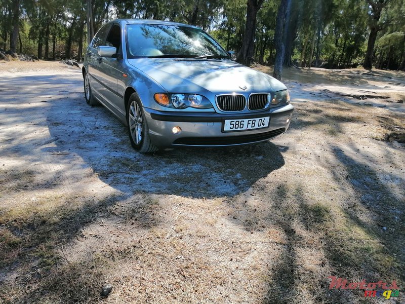 2004' BMW 3 Series E46 photo #2