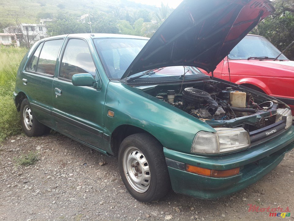 1990' Daihatsu Charade G100 photo #6