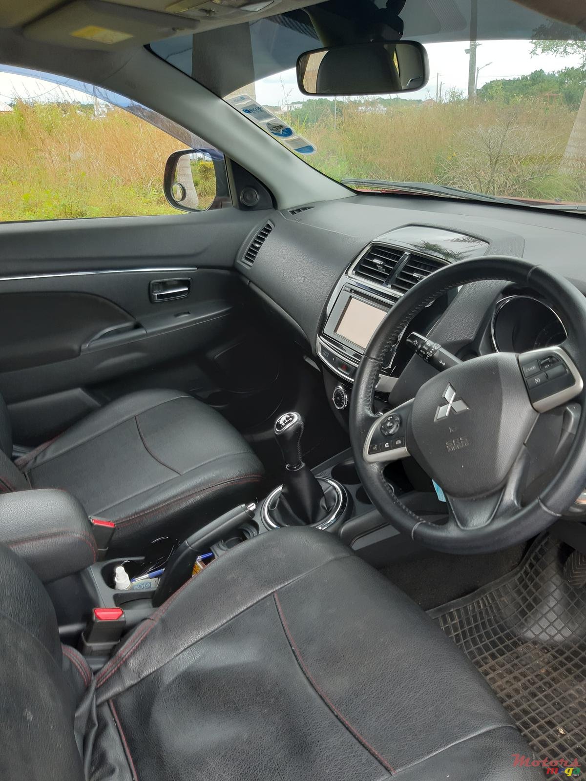 2015' Mitsubishi ASX photo #7