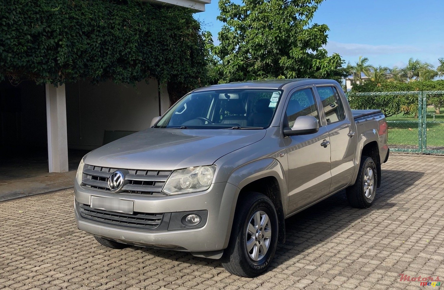 2014' Volkswagen Amarok 2.0 TDI photo #1