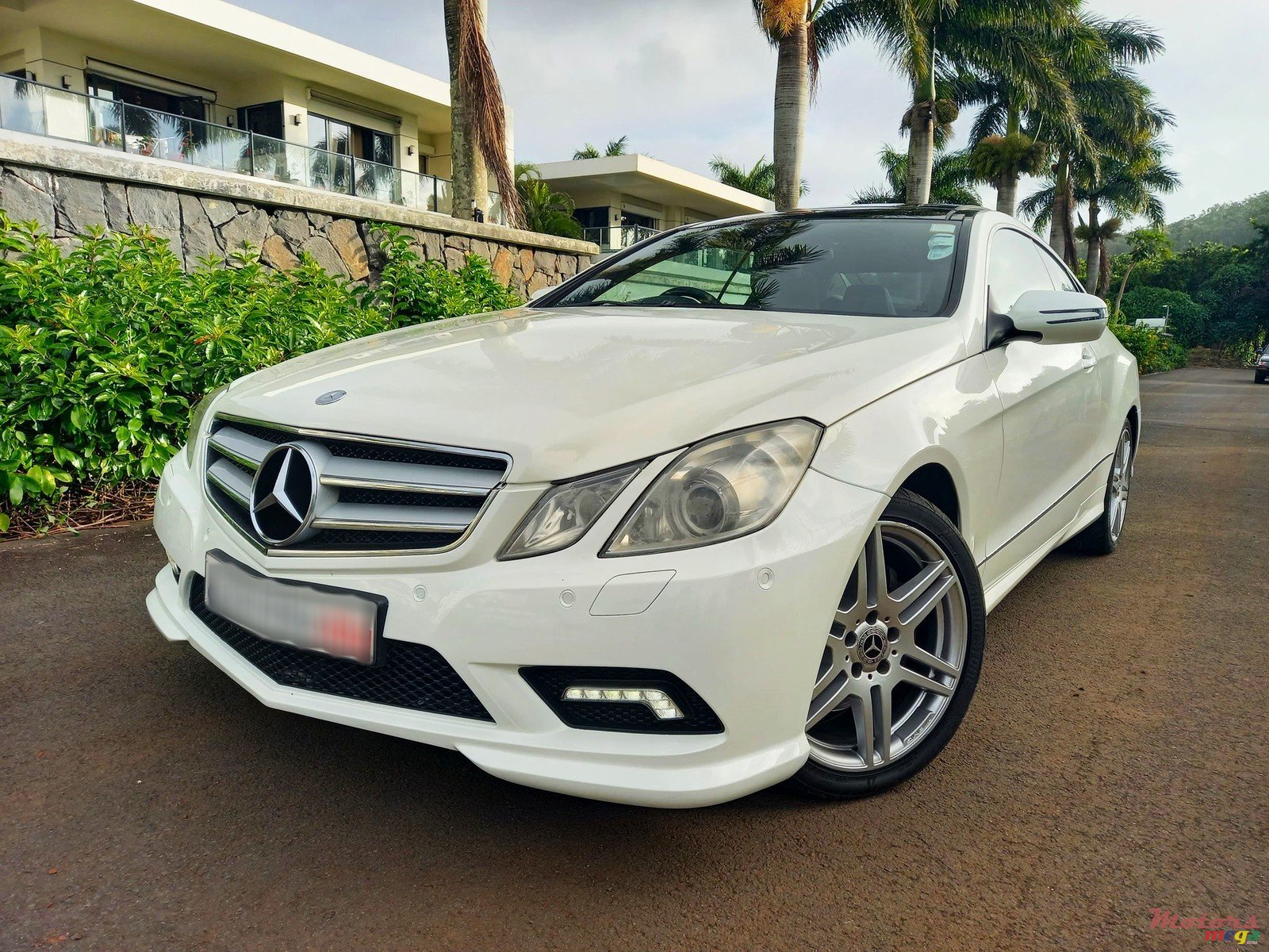 2010' Mercedes-Benz E 350 Coupe AMG 3.5 photo #2