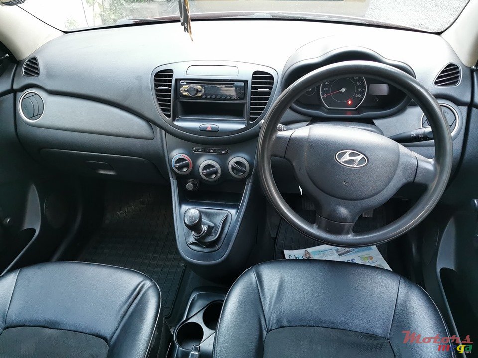2012' Hyundai i10 photo #7