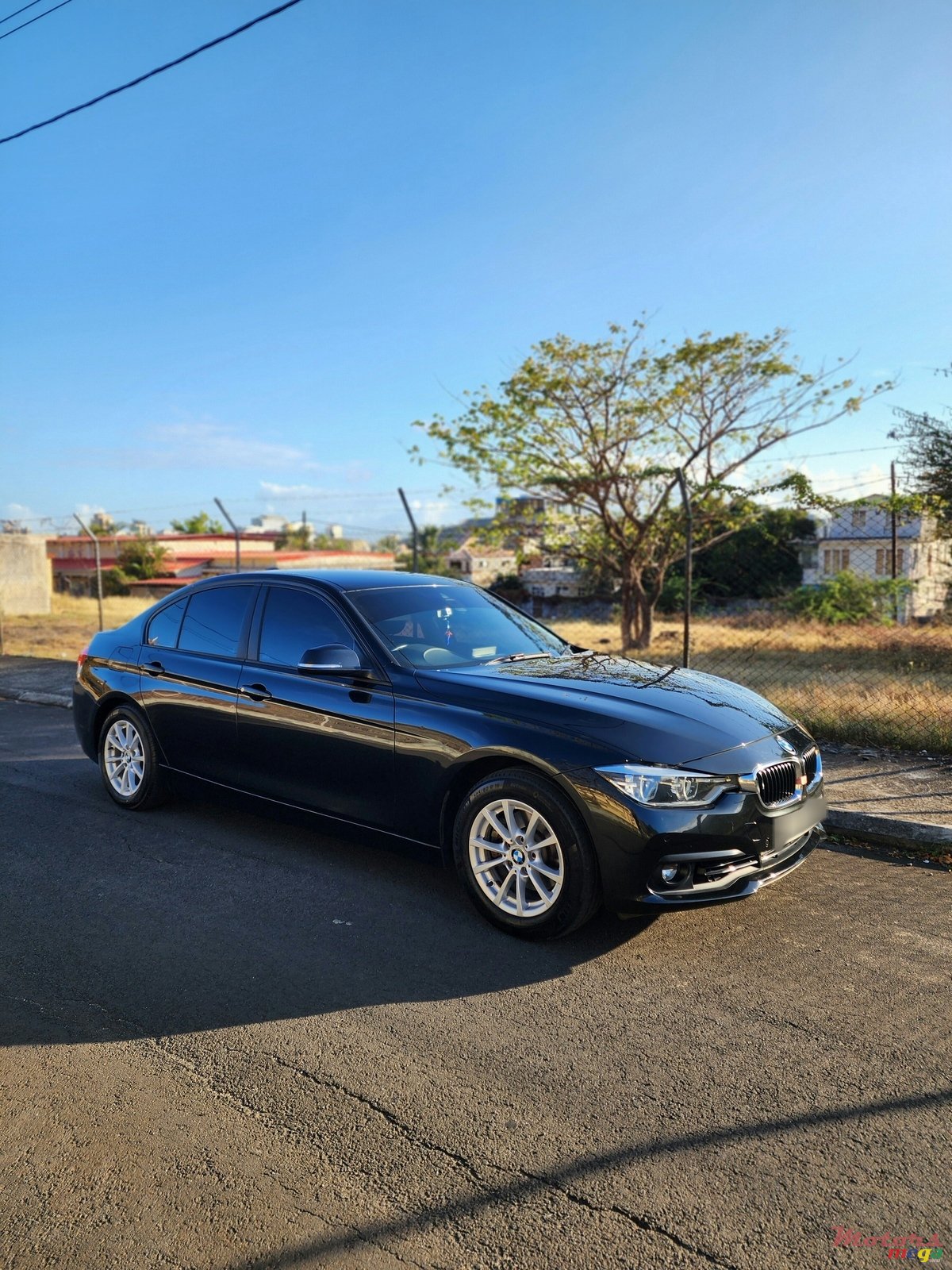 2018' BMW 318 photo #2