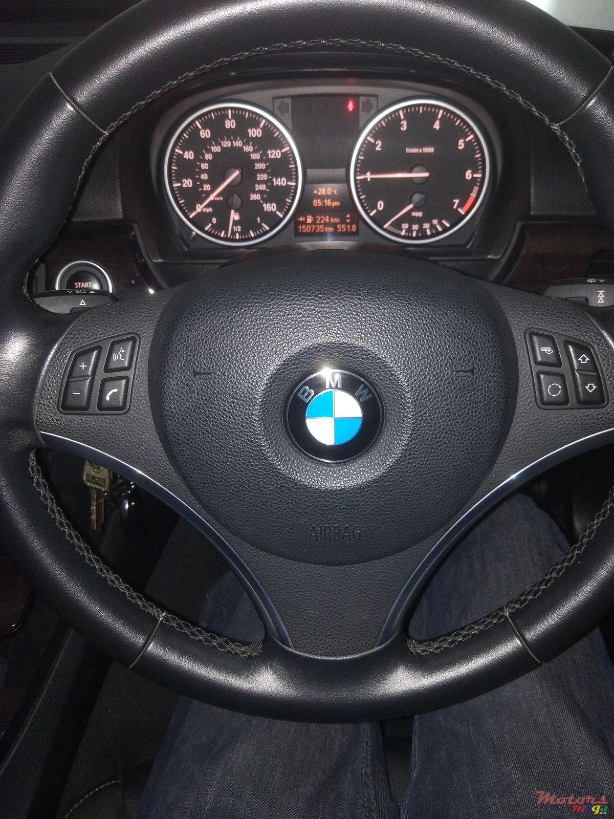 2010' BMW 3 Series photo #2