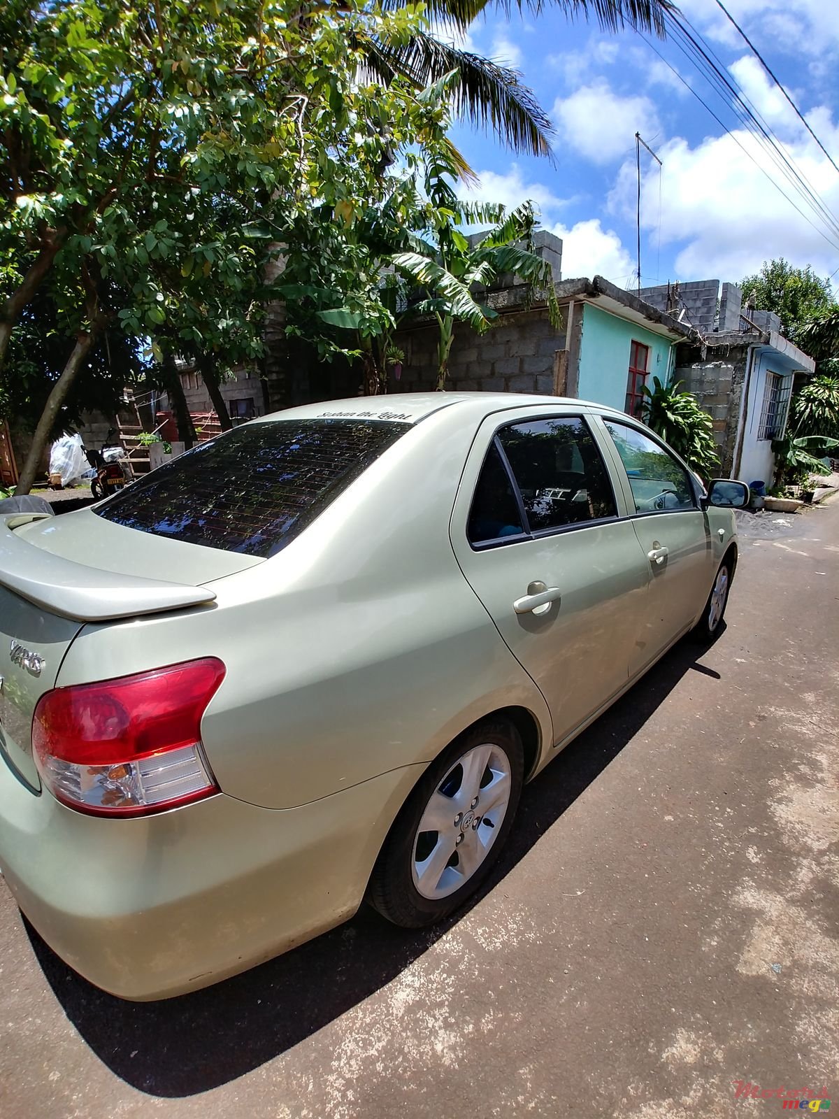 2008' Toyota Yaris photo #2
