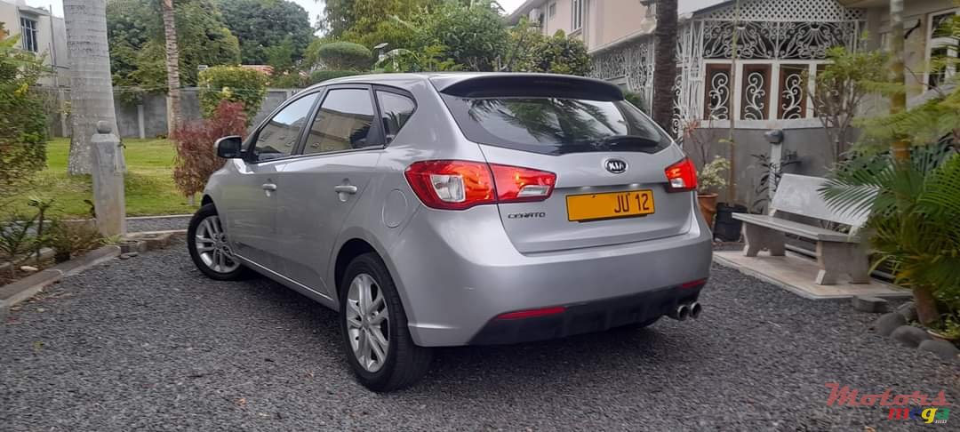 2012' Kia Cerato Hback photo #4