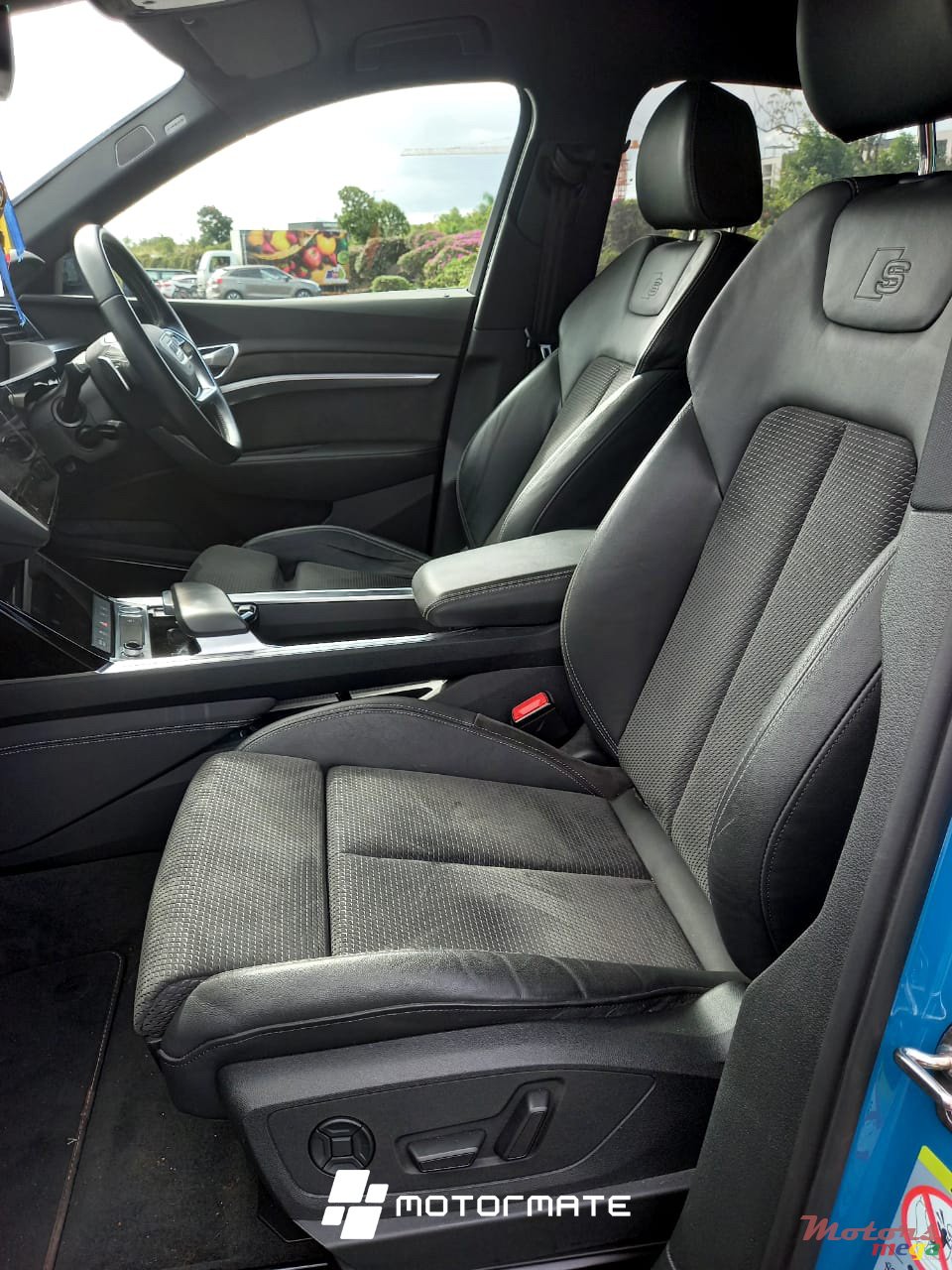 2020' Audi e-tron S55 photo #5