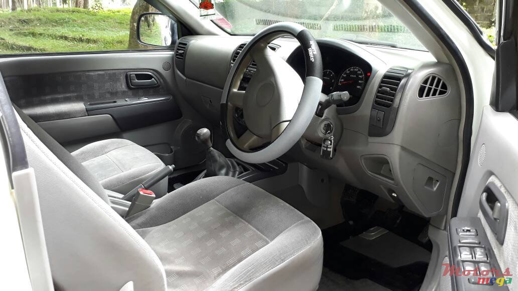 2003' Isuzu D-Max 4x4 3.0 photo #6