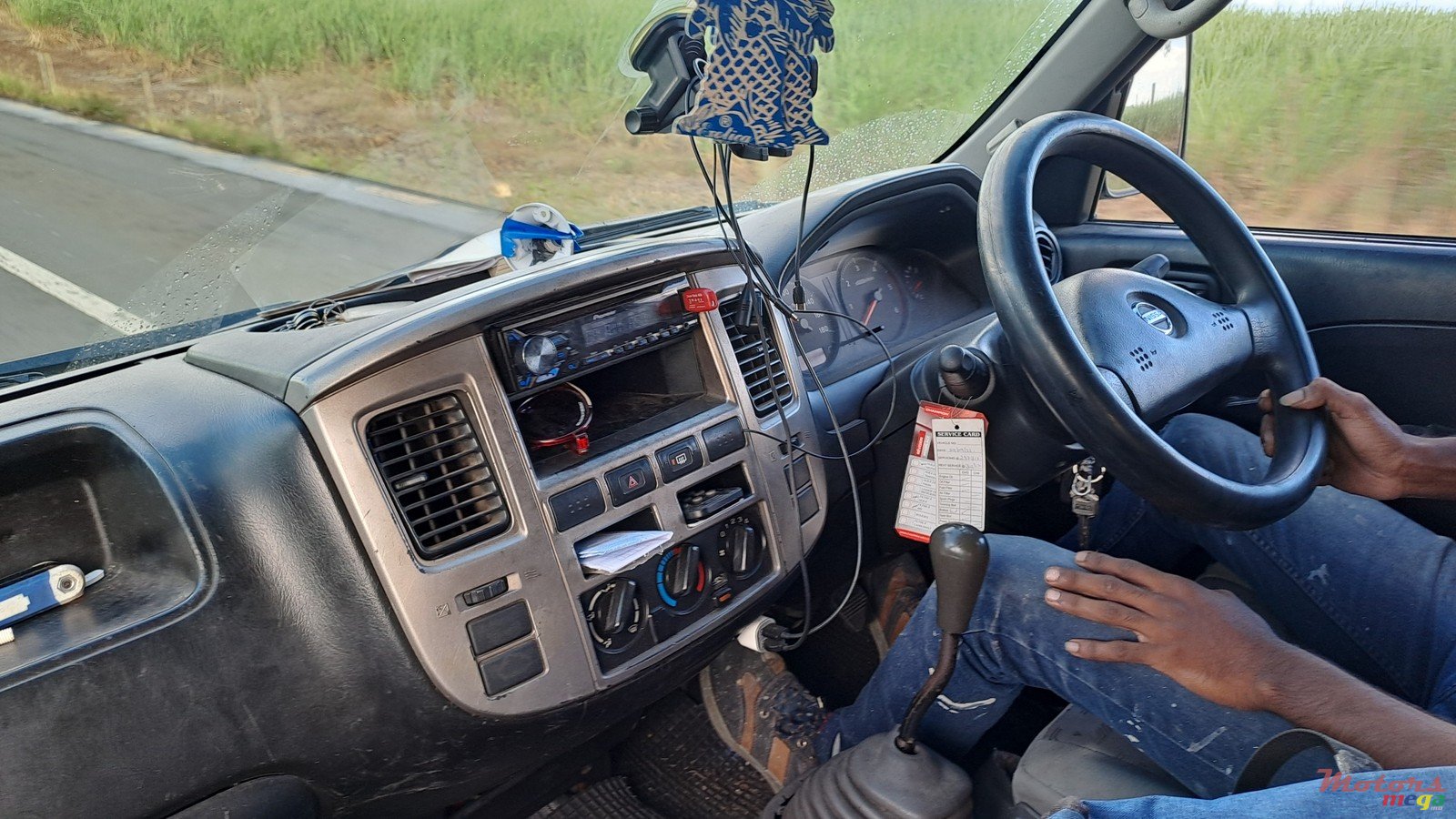 2009' Nissan photo #1