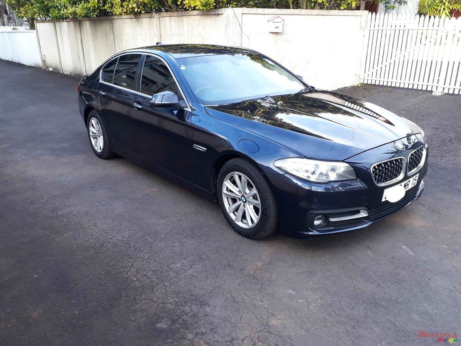 2015' BMW 520 photo #2