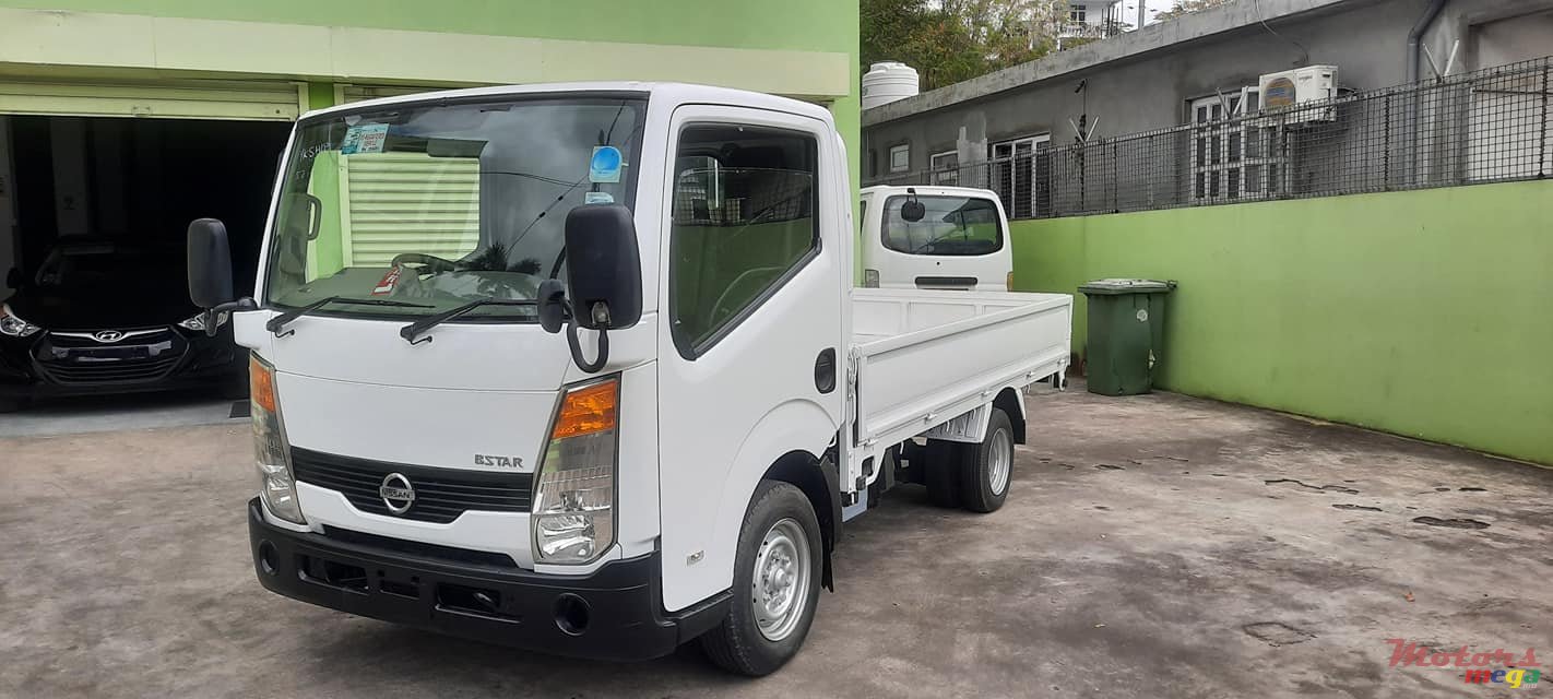 2014' Nissan Cabstar photo #2