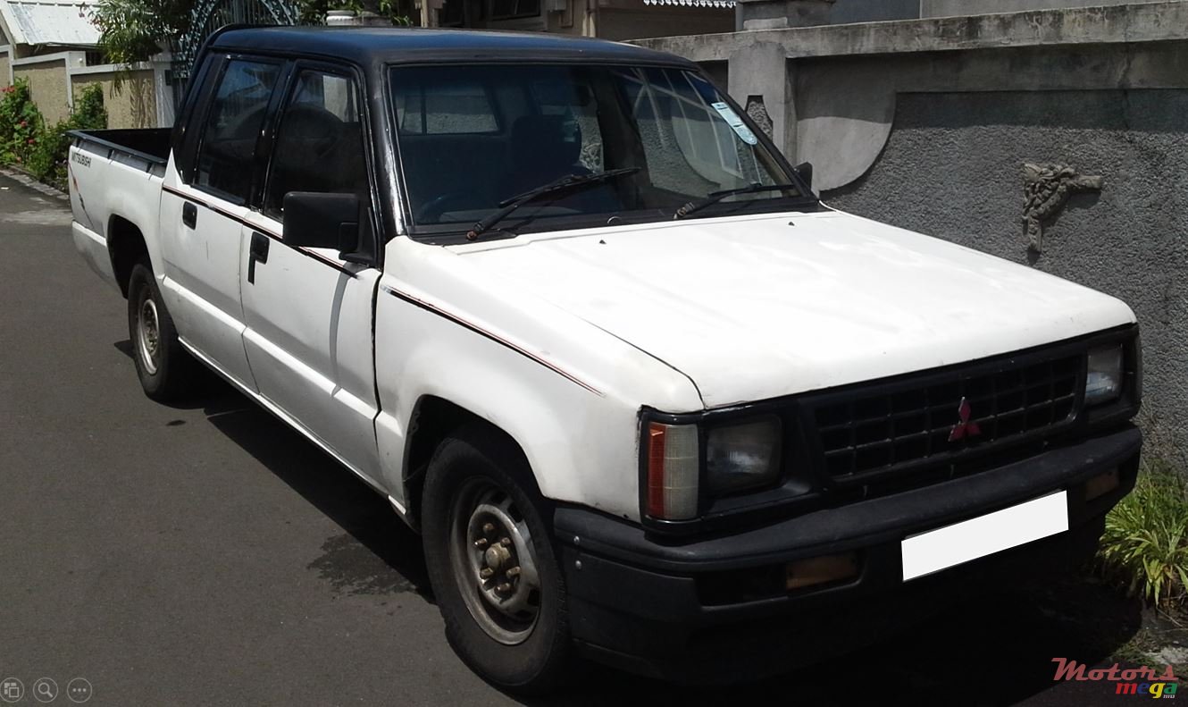 1990' Mitsubishi L 200 photo #1