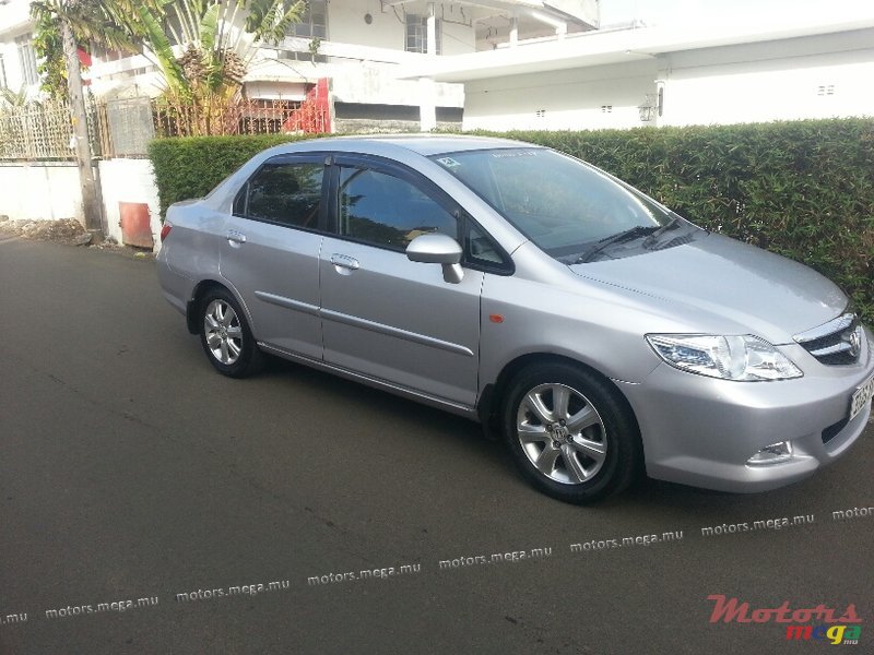 2006' Honda CITY photo #1