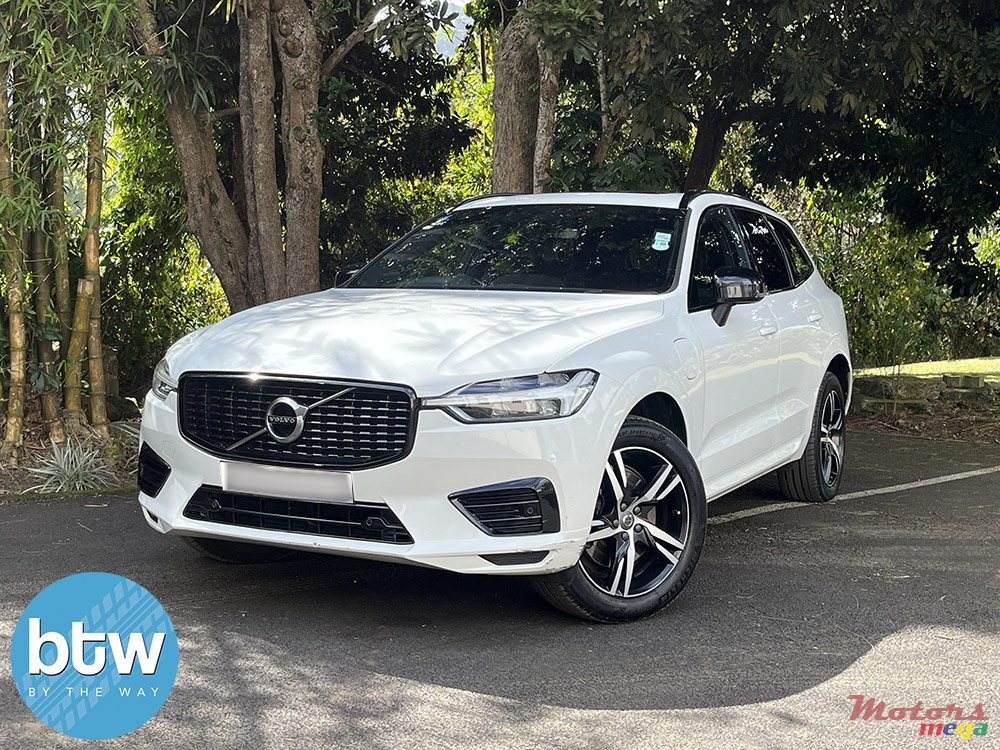 2020' Volvo XC60 T8 Recharge Plug-in Hybrid photo #4