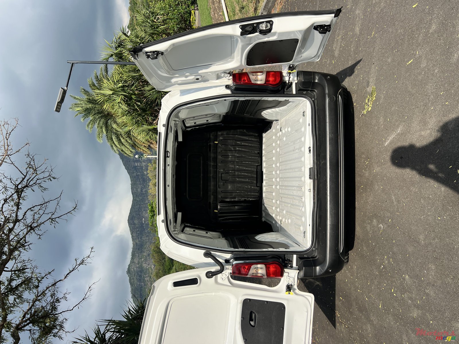 2021' Peugeot Partner photo #7