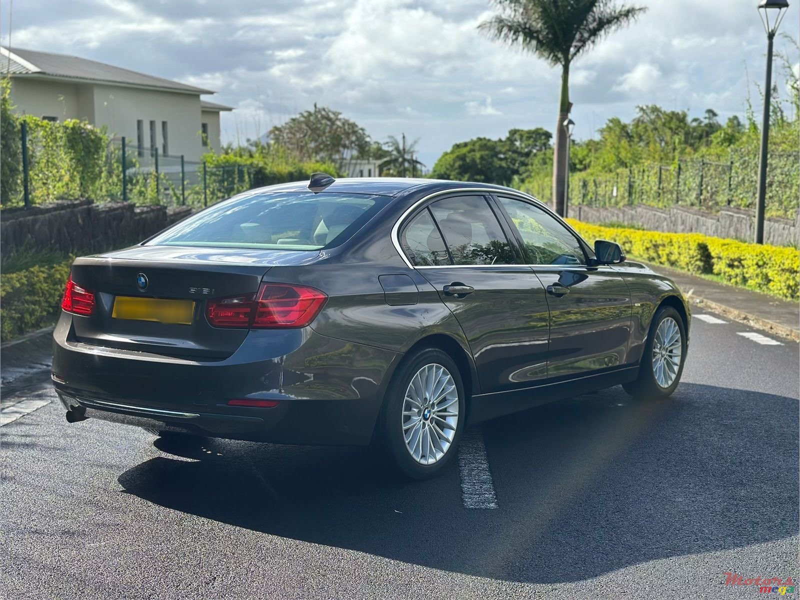 2015' BMW 316i photo #4