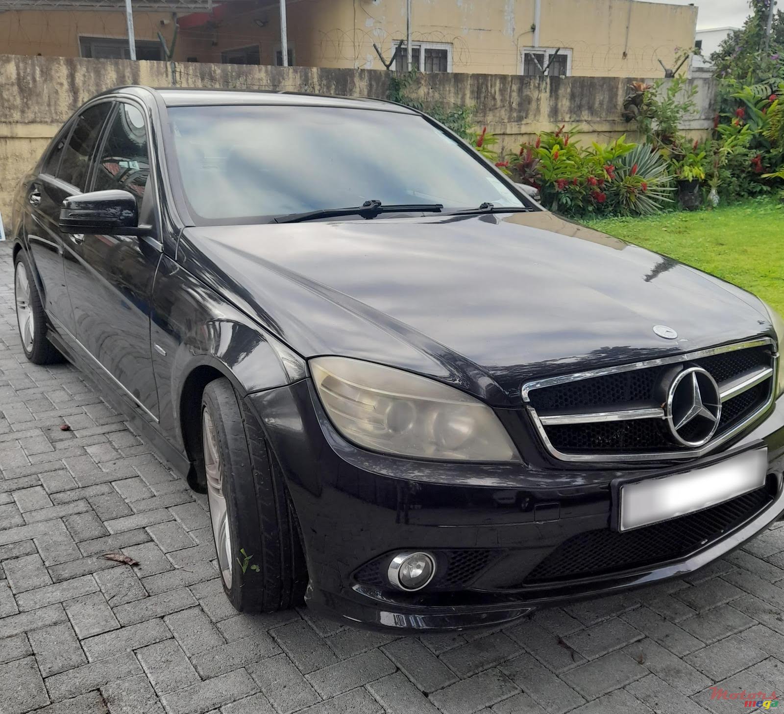 2009' Mercedes-Benz AMG C180 photo #1