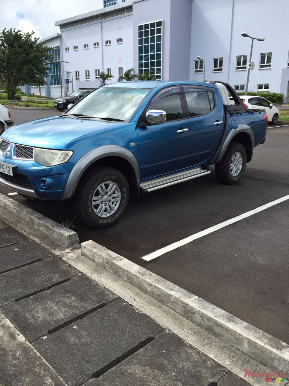 2010' Mitsubishi L 200 photo #4