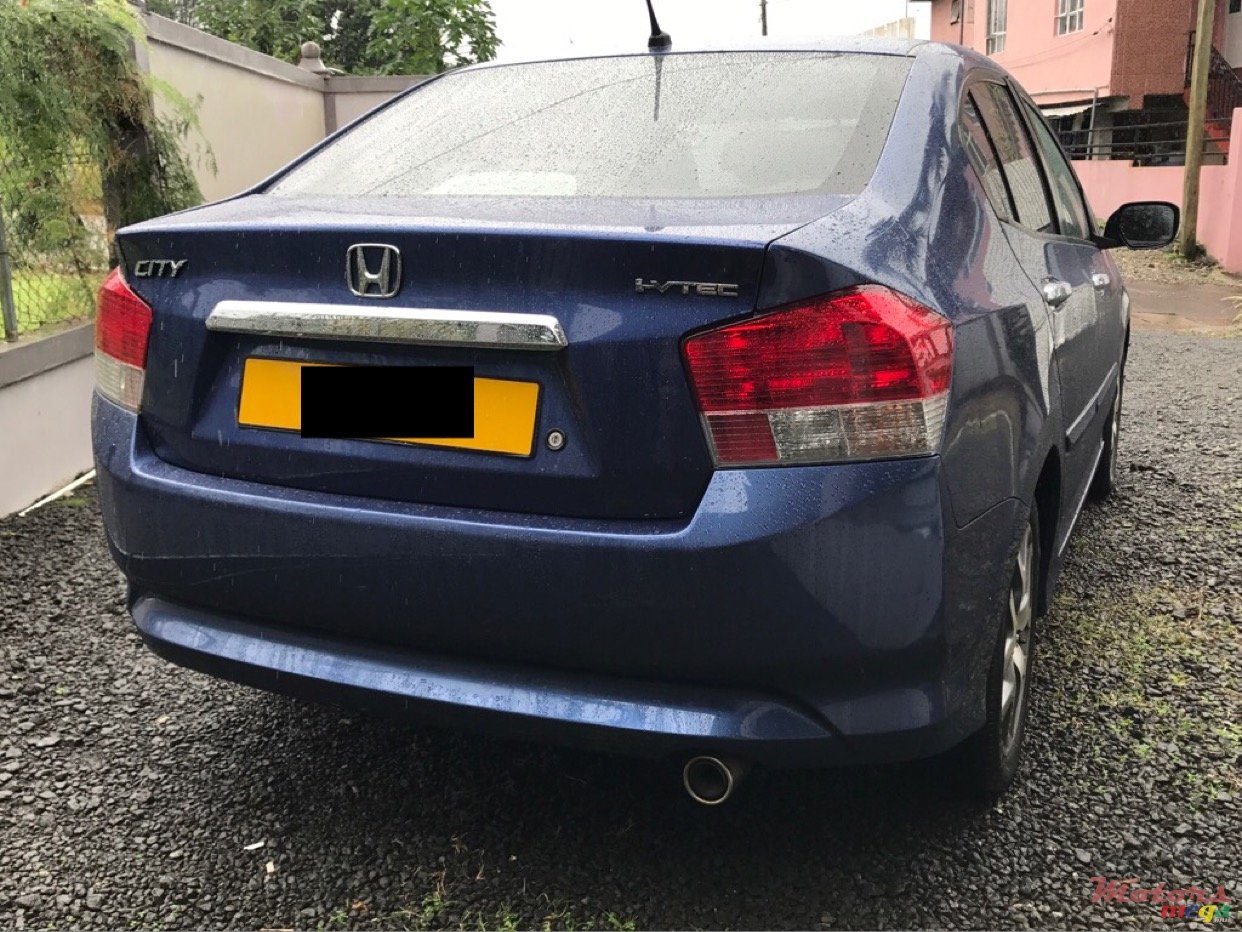 2010' Honda City I-Vtec photo #2