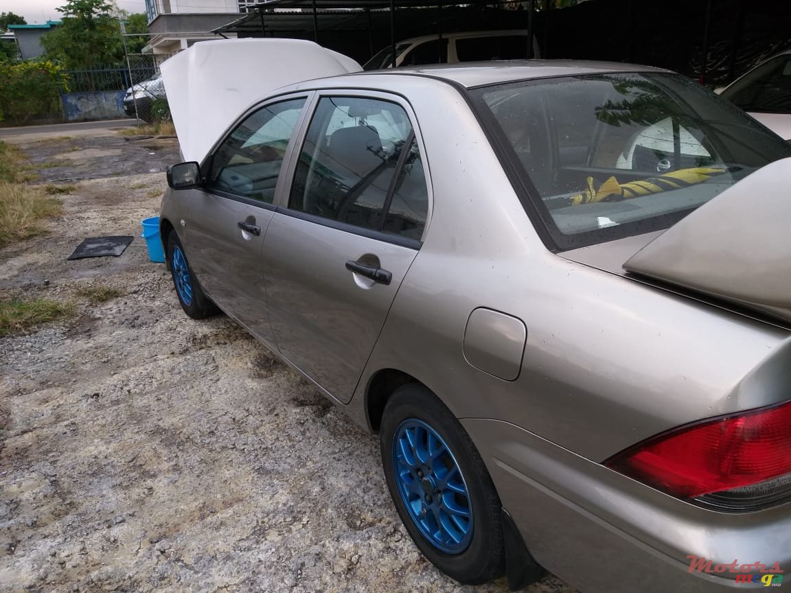 2003' Mitsubishi Lancer photo #1