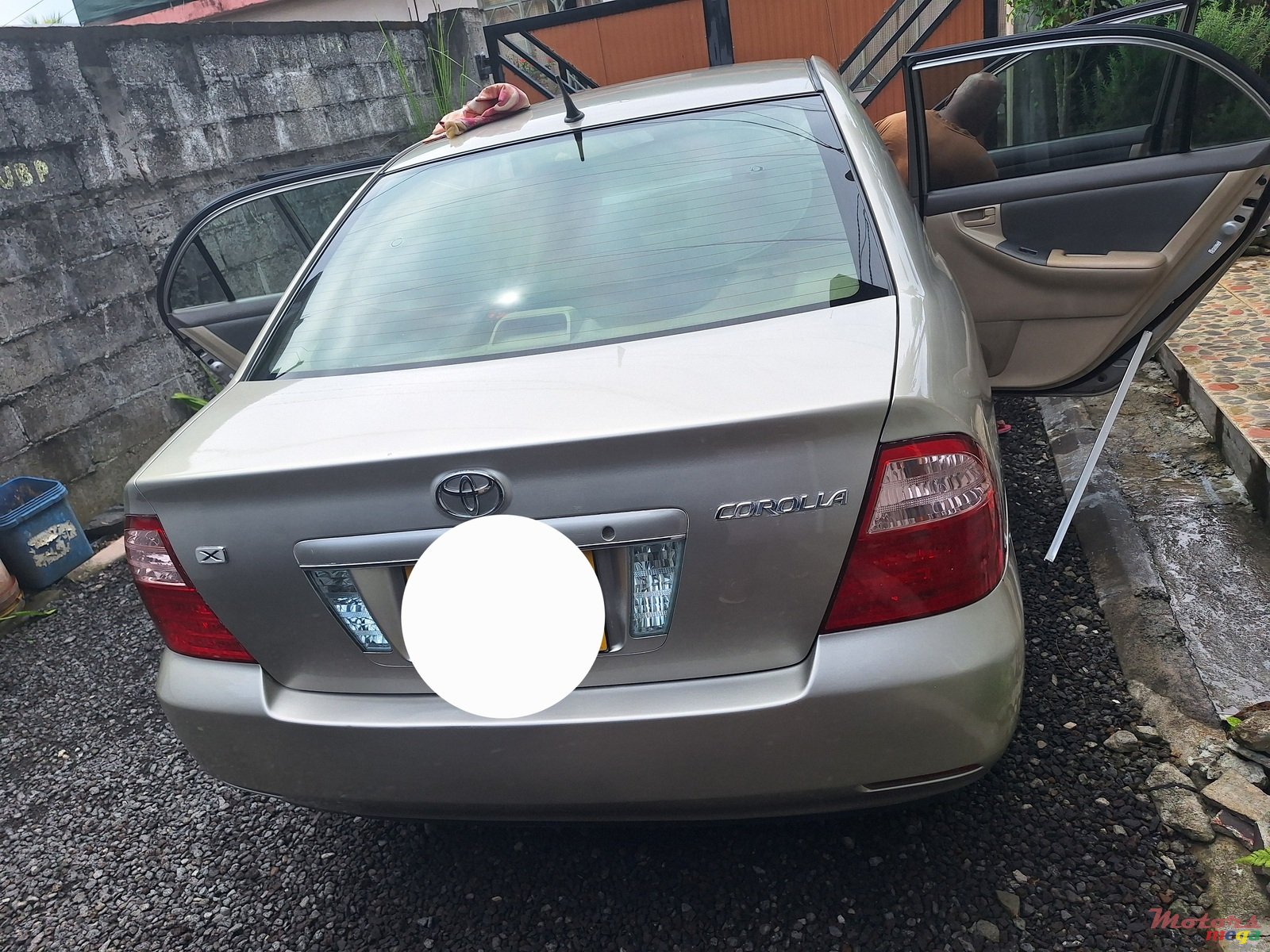 2005' Toyota Corolla photo #2