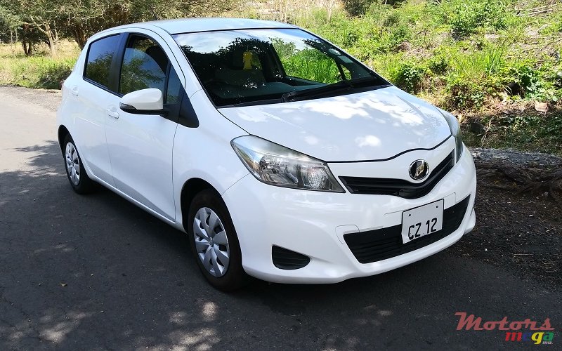 2012' Toyota Vitz 1.3 photo #1