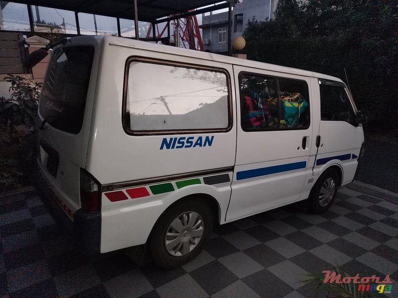 1999' Nissan NV photo #2