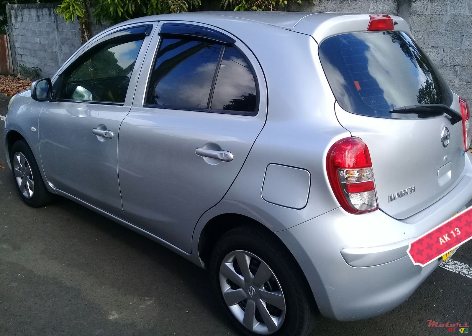 2012' Nissan March photo #1