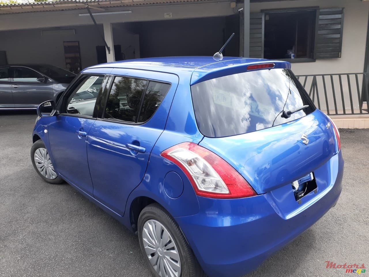 2016' Suzuki Swift photo #2