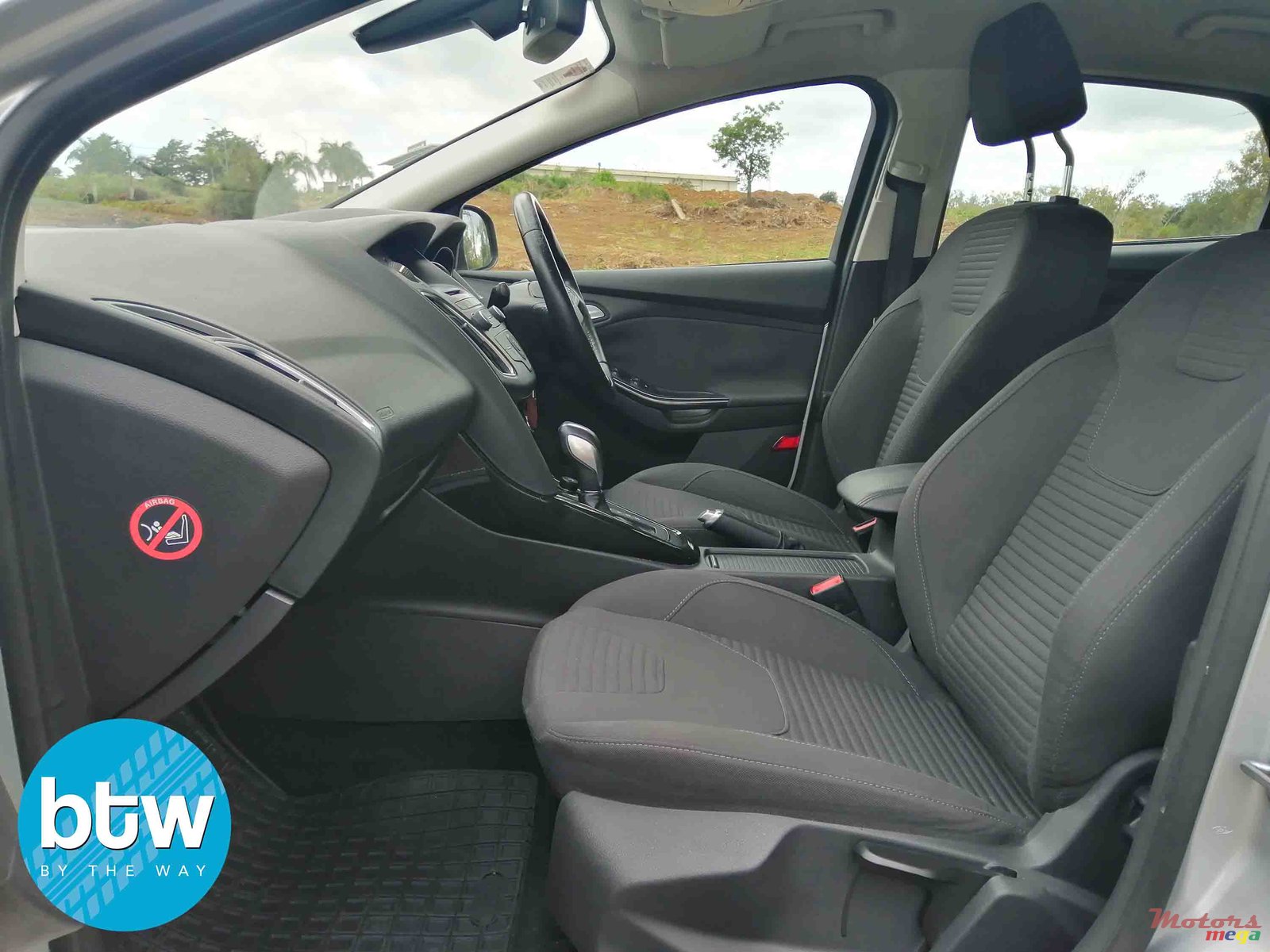 2016' Ford Focus photo #6