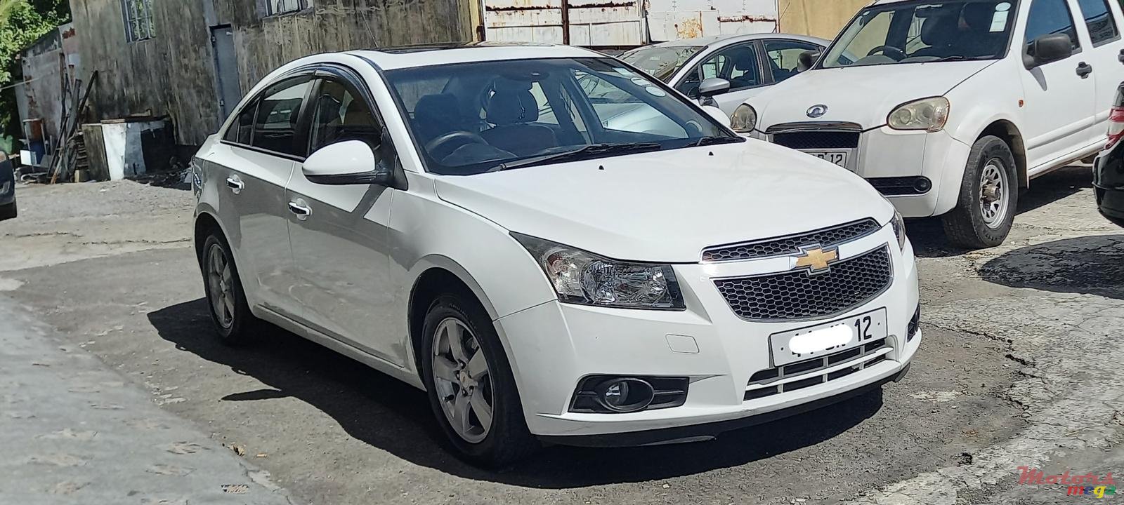 2012' Chevrolet Cruze photo #1