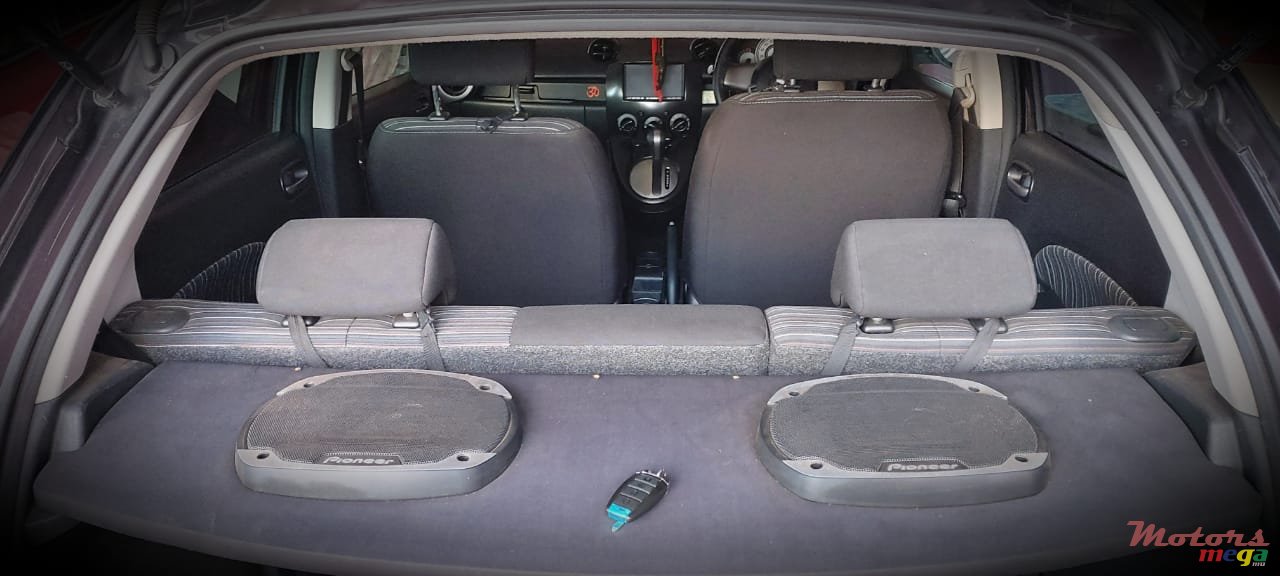 2010' Mazda Demio photo #5