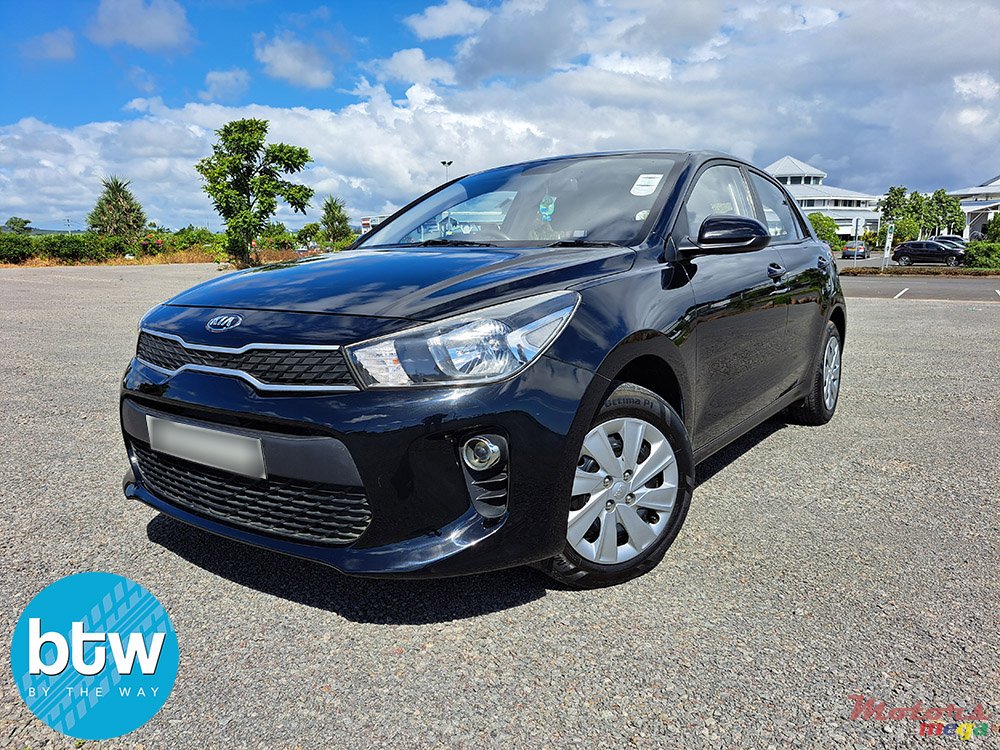 2017' Kia Rio photo #2