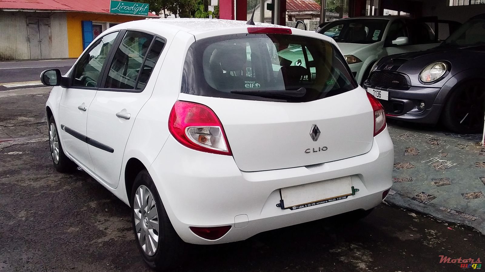 2010' Renault Clio photo #4