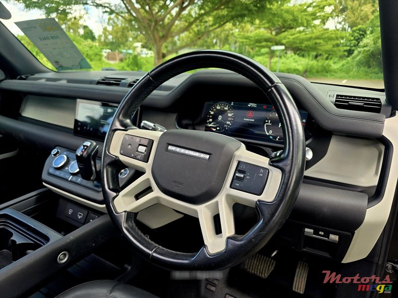 2021' Land Rover Defender photo #7