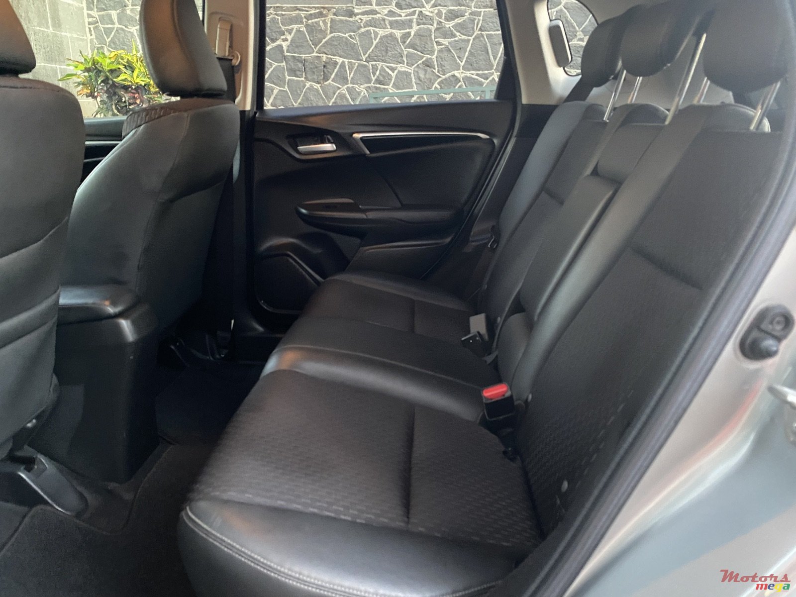 2016' Honda Fit Hybride L package photo #6