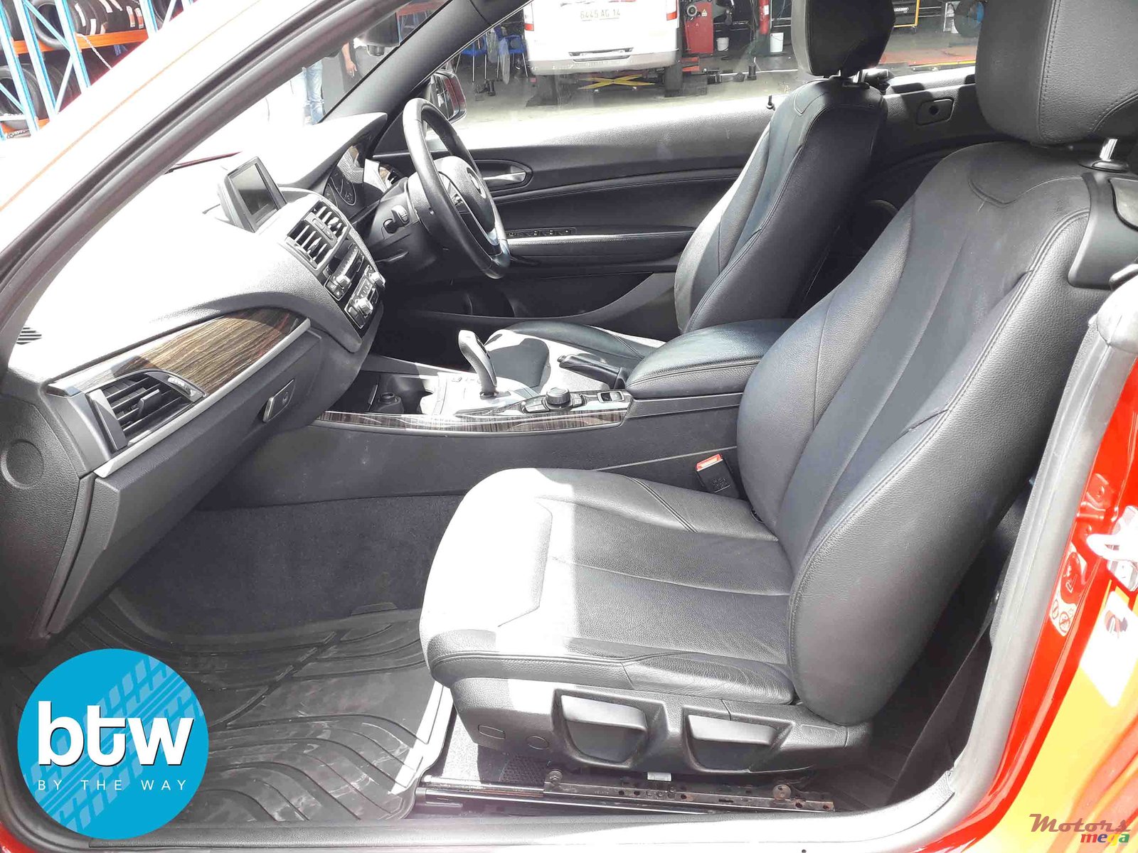 2016' BMW 2 Series 218i Cabrio photo #2